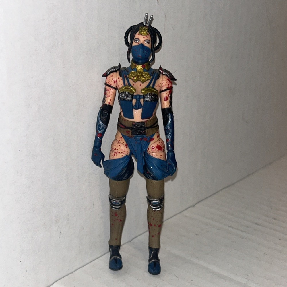 Mezco Toyz Mortal Kombat X: Kitana Action Figure Katana Bloody Version